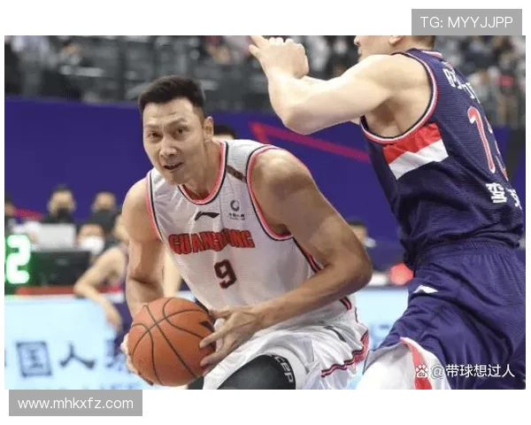 七年前的今天广东男篮球星易建联成功突破CBA万分大关庆祝辉煌成就 七年前的今天广东男篮球星易建联成功突破CBA万分大关庆祝辉煌成就